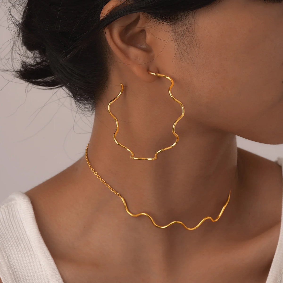 Brincos de argola aberta em aço inoxidável para mulheres, joias minimalistas, brincos grandes banhados a ouro, forma de onda, aros grandes, 18K