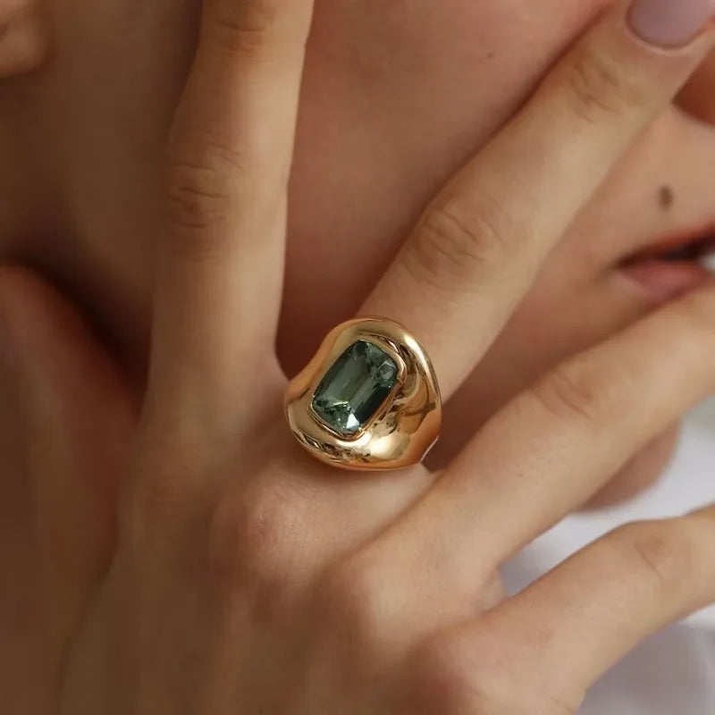 Turmalina verde grosso dourado brilhante anéis vintage para mulheres moda simples e de alta qualidade luz luxo design sentido jóias